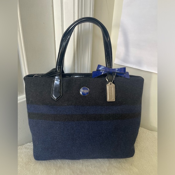 Coach Tote Bag EUC - Picture 8 of 12